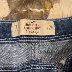 Hollister High Rise Short-Shorts | Size 3 (26)
